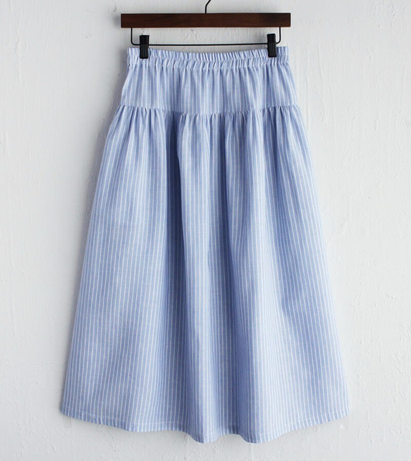 ●條紋亞麻褶襉長裙（淺藍色） 第7張的照片