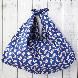 サブにもメインにも◎ alinのあづま袋（あずま袋/東袋）Mサイズ 木版染め ブロックプリント（スワン/ブルー）. 3枚目の画像