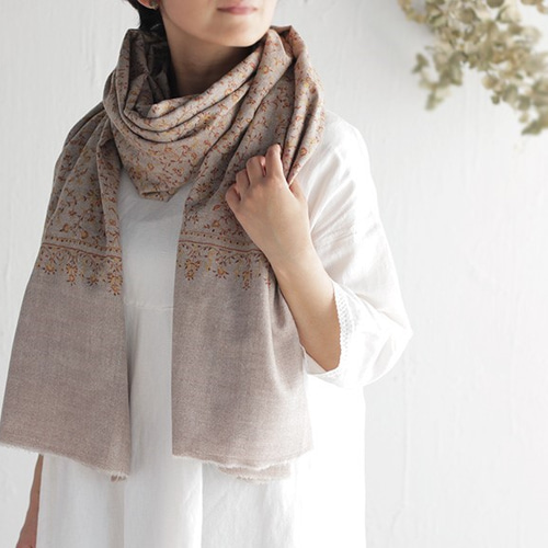 ソズニ刺繍 手織りパシュミナ（カシミア ) ストール （ベージュ