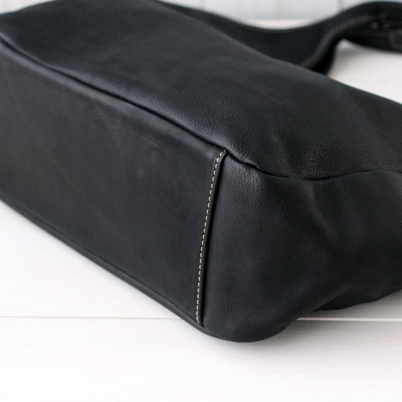 正品牛皮皮革側袋 Simple tote bag Petit Nim (黑色) 第6張的照片
