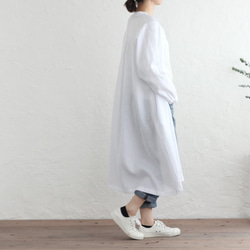 亞麻站立式衣領貝殼鈕扣前開口Haori襯衫連衣裙（白色） 第6張的照片