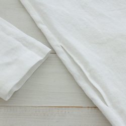 休閒時間和假期的“厚亞麻V領連衣裙”寬鬆尺寸（白色） 第9張的照片