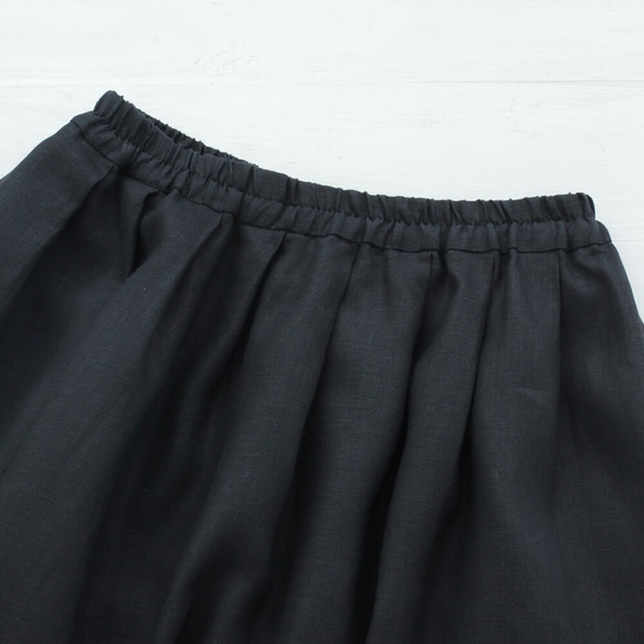 亞麻褶裙乾淨外觀長款（黑色）SK02。 第6張的照片