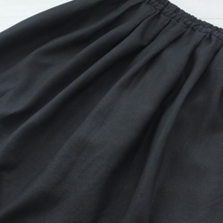 亞麻褶裙乾淨外觀長款（黑色）SK02。 第7張的照片