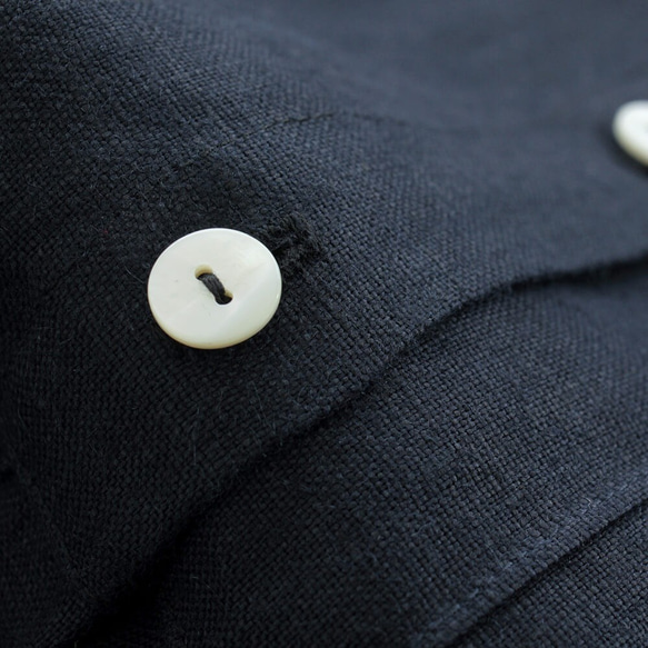 “亞麻站立式領口罩衫連衣裙”牢固厚實的鬆散細褶大衣連衣裙（海軍） 第8張的照片