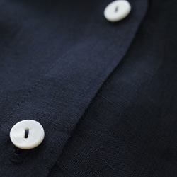 “亞麻 2way 長袖襯衫連衣裙”前開口聚集外罩 (深藍) 第5張的照片