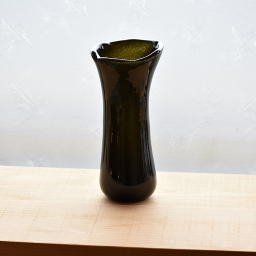 送料無料＊【 黒花器（化粧箱付） 】 一輪挿し・花瓶・花器 吹きガラス