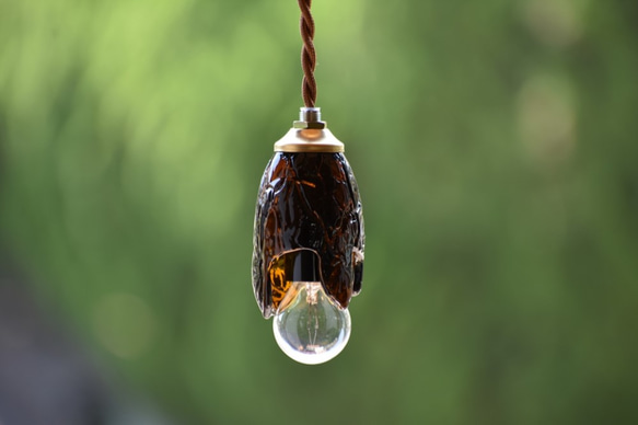 ●送料無料●吹きガラス照明（ペンダントタイプ）裸電球シリーズ【アイスカット　茶】 1枚目の画像