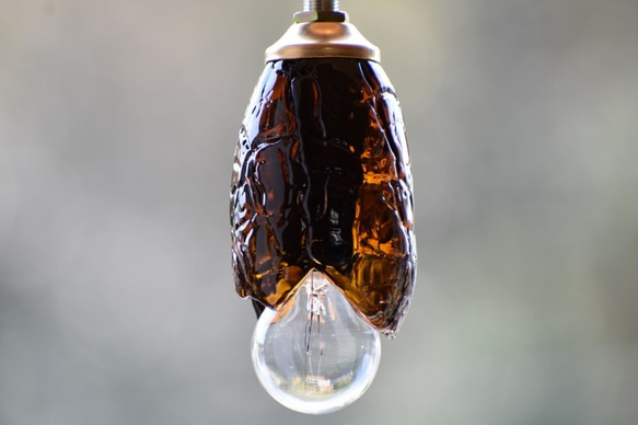 ●送料無料●吹きガラス照明（ペンダントタイプ）裸電球シリーズ【アイスカット　茶】 2枚目の画像