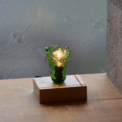 吹きガラスミニランプ【木台　アイスカット　緑】 6枚目の画像