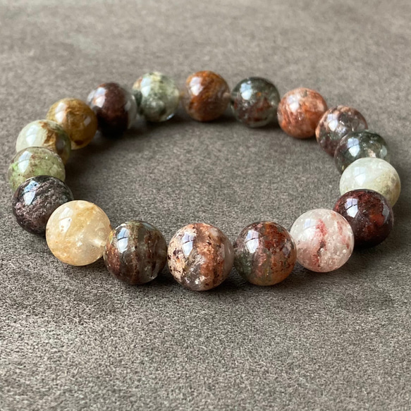 自然が織りなす神秘/マルチカラー千層ファントムガーデンクォーツ