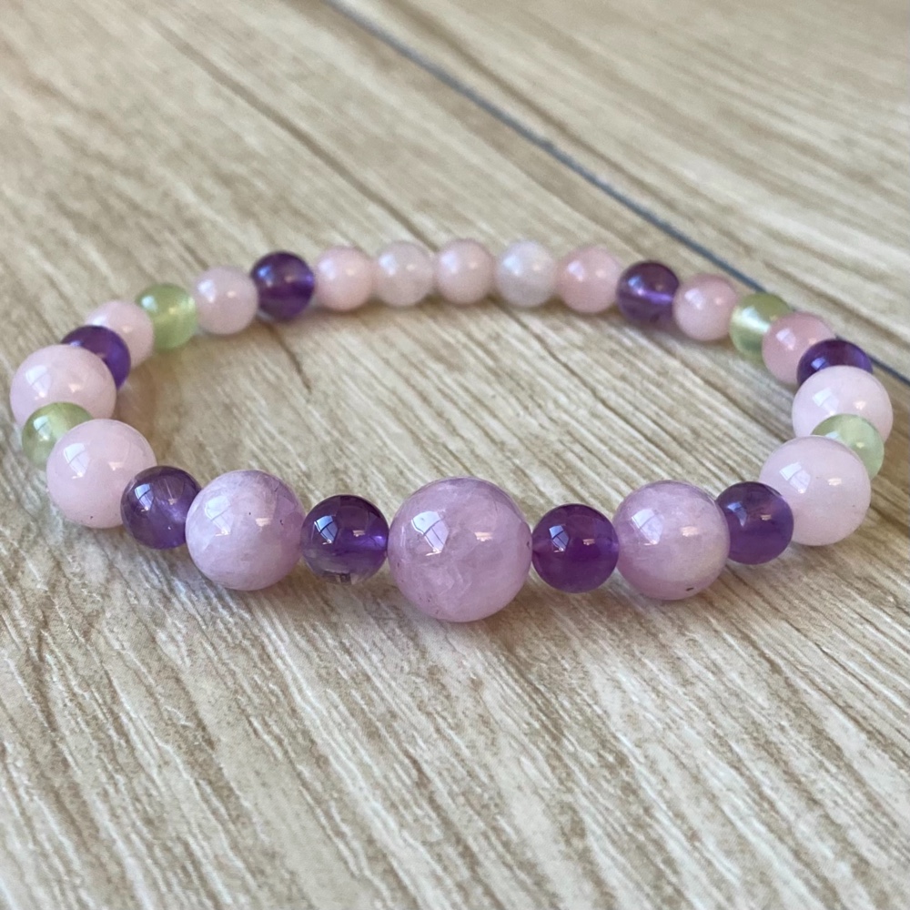 優しい色合いで心を整える、上品な/クンツァイト・ローズクォーツ・プレナイト/天然石 ストーン ブレスレット