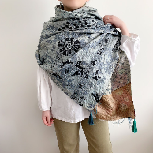 インドヴィンテージシルク100%カンタ刺繍/ラリーキルトの大判 インドヴィンテージシルク100%カンタ刺繍/ラリーキルトの大判