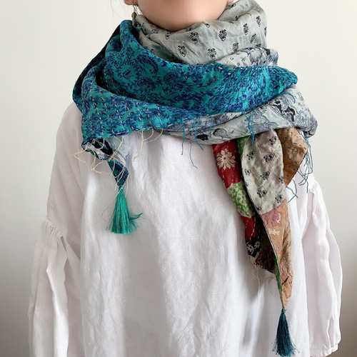 インドヴィンテージシルク100%カンタ刺繍/ラリーキルトの大判 インドヴィンテージシルク100%カンタ刺繍/ラリーキルトの大判