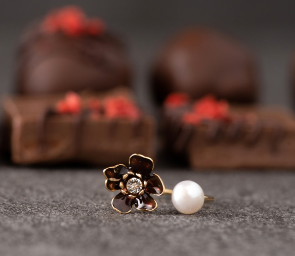 チョコレートの花と淡水パール　リング 2枚目の画像