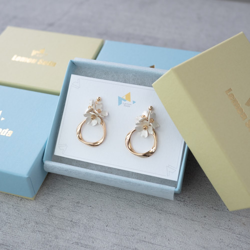 金木犀の花のイヤーカフ イヤーカフ レモンソーダ 通販 12780294