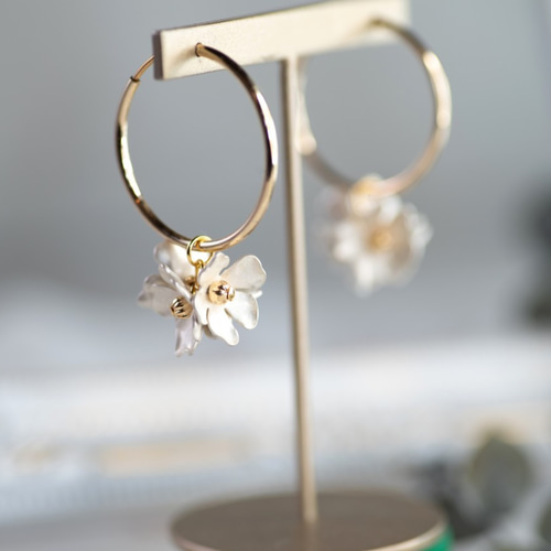 うやこまま様用DAMIANI ダイヤモンド ピアス WG フラワー フープ うやこまま様用DAMIANI ダイヤモンド ピアス WG フラワー フープ う