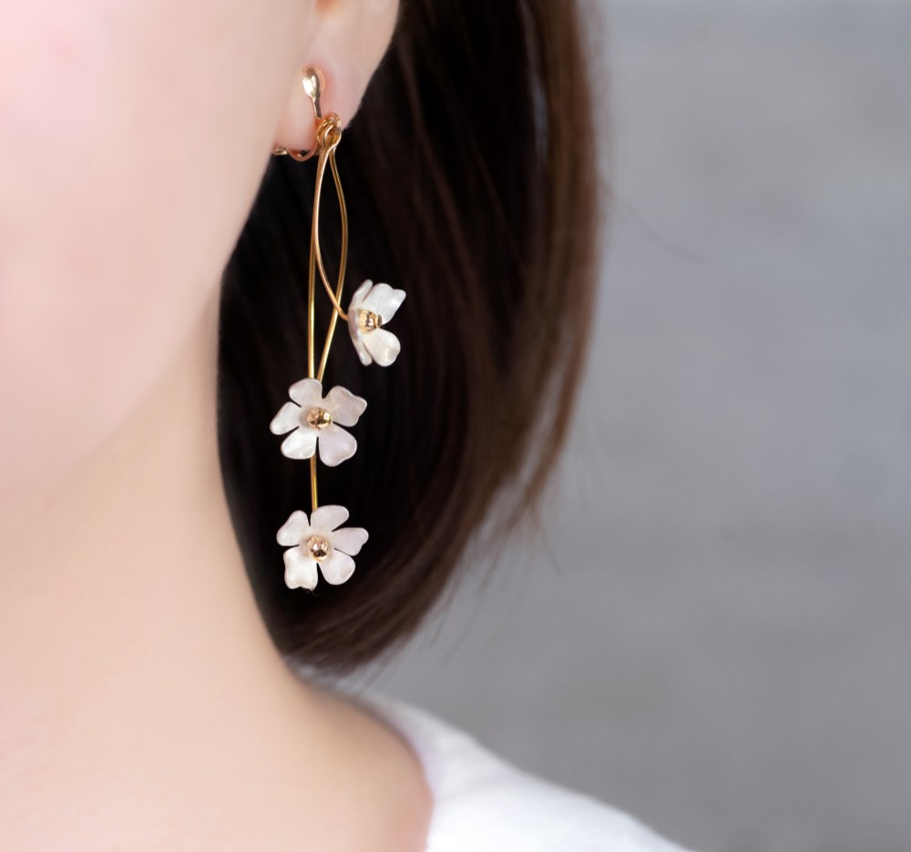 K14gf ゆれるスノーフラワー 大ぶりピアス(イヤリング変更可