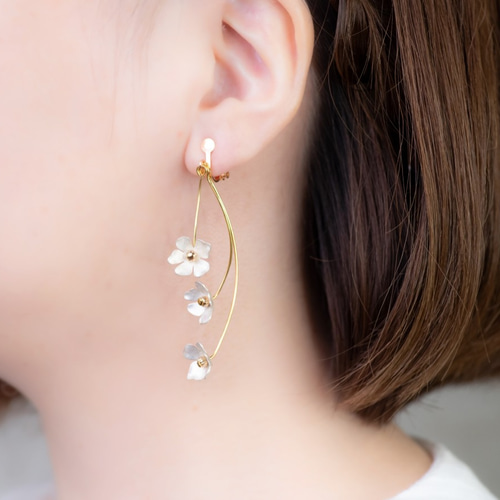 K14gf ゆれるスノーフラワー 大ぶりピアス(イヤリング変更可