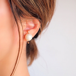 【14kgf】* コットンパールの一粒Ear Cuff 2枚目の画像