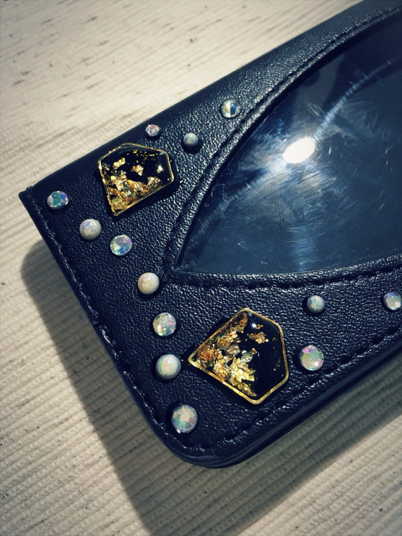 ハートと宝石  iPhone5,5s,seケース 手帳型 黒 レジン ゴールド 4枚目の画像