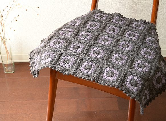 モチーフ編みのミニひざ掛け：チャコールブラウン 5枚目の画像