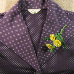 手染めの布花のタンポポ (蒲公英)のコサージュ 5枚目の画像
