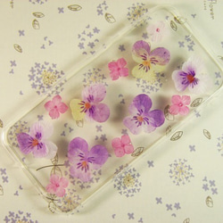 手染め布花 ピンク系のアジサイ(紫陽花)と紫系のパンジー・ビオラのiPhone6/6s/7ケース    (スマホケース) 4枚目の画像
