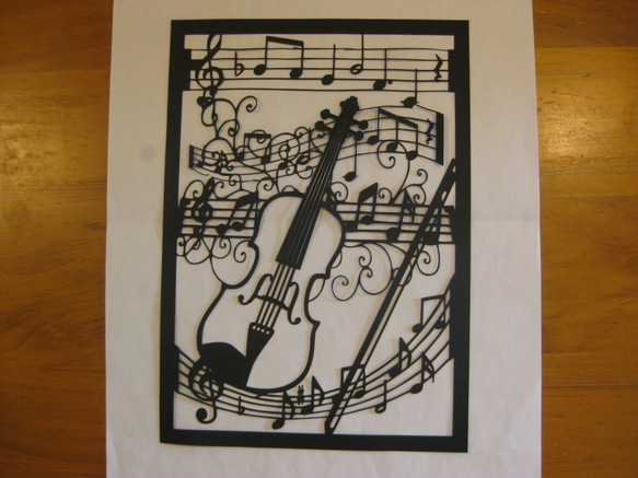 切り絵 音符に楽器：バイオリン （他の楽器に変更も可能） 切り