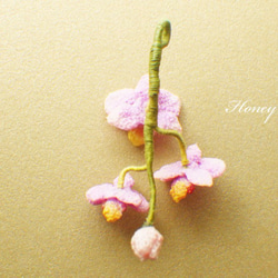 幸福が飛んでくる、レース糸で編んだ胡蝶蘭のネックレス(ピンク) 3枚目の画像