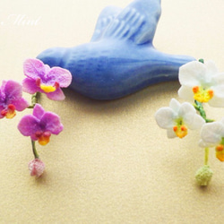 幸福が飛んでくる、レース糸で編んだ胡蝶蘭のネックレス(ピンク) 5枚目の画像