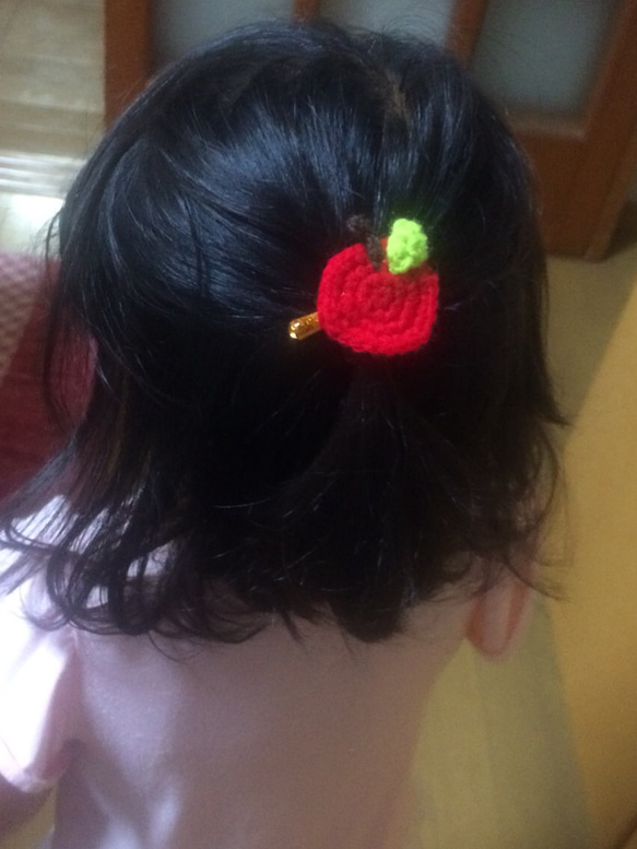 送料無料♡りんごのミニヘアクリップ 5枚目の画像