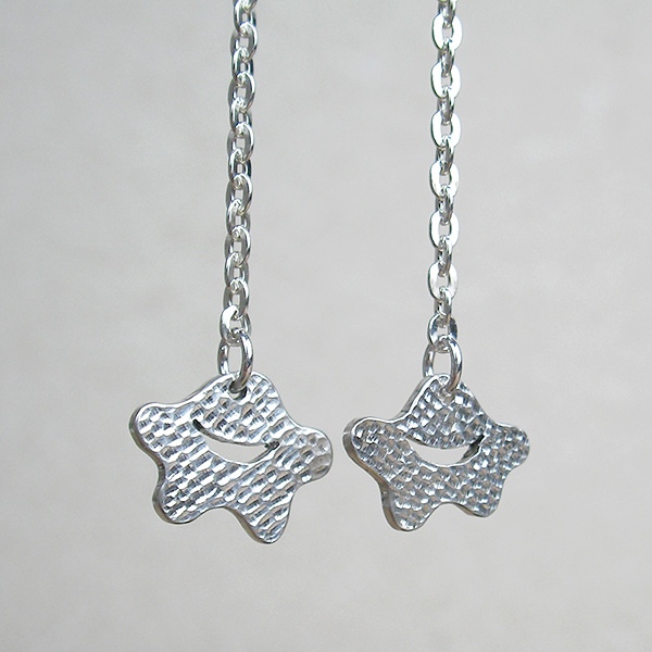 光琳梅 彫金 シルバーピアス