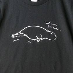 眠りカピT カピバラのTシャツ メンズサイズ  カピバラグッズ♪ 3枚目の画像