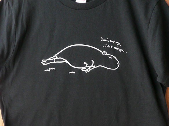 眠りカピT カピバラのTシャツ メンズサイズ  カピバラグッズ♪ 3枚目の画像