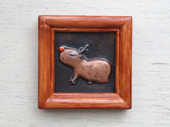 紅鼻子馴鹿水豚雕刻圖片 第1張的照片