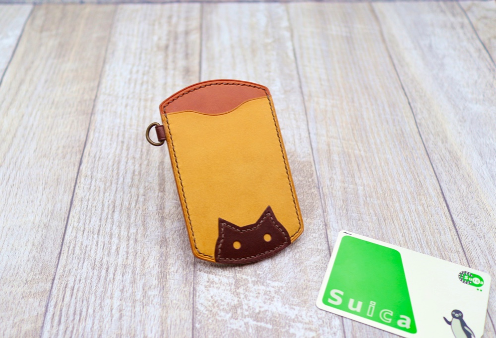 ネコちゃんのパスケース [本革]