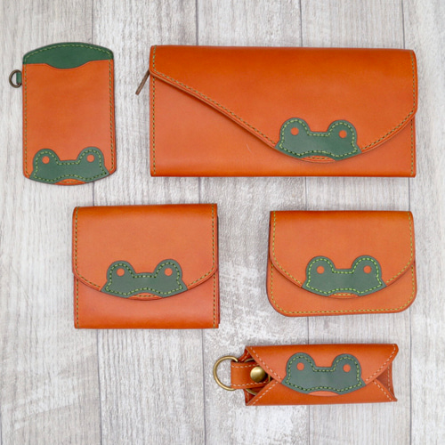 長財布　くりちゃん カエルちゃんの長財布 [本革] (左利き仕様に変更可) 長財布