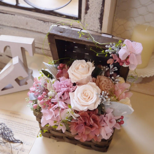 プリザーブドフラワーアレンジメント 森の宝物箱～ピンク 母の日の