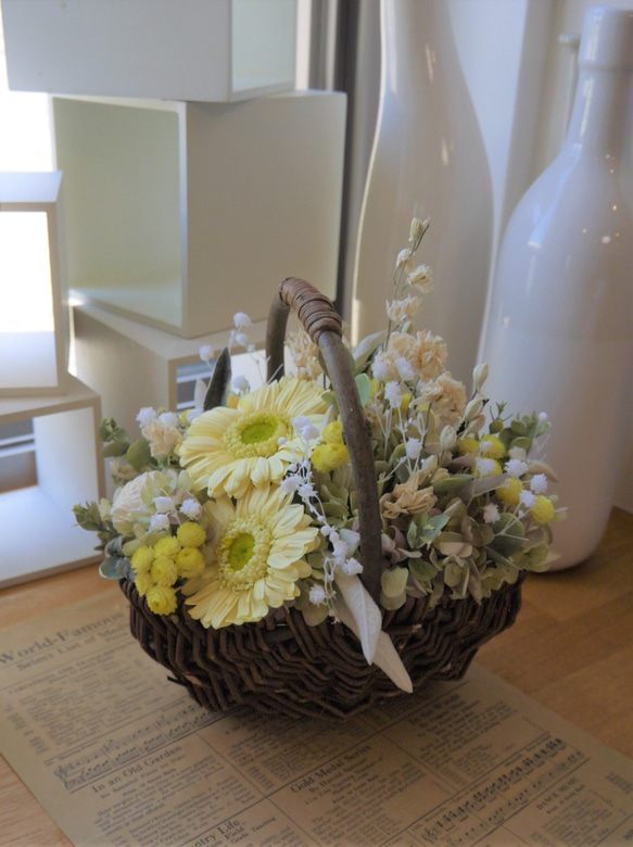 「Creema限定」初夏の新作　プリザーブドフラワーアレンジメント　花かご～ガーベラと 3枚目の画像