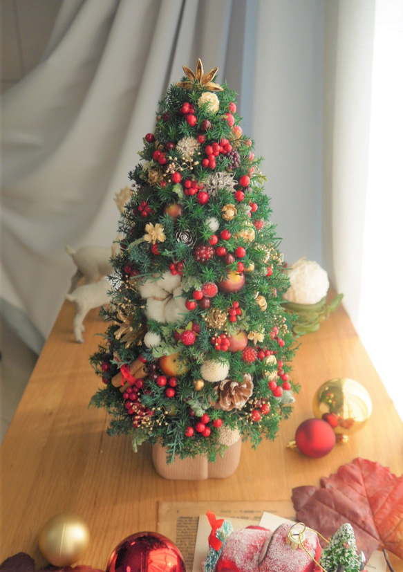 「Creema限定」クリスマスツリー　ヒムロスギとたくさんの実 5枚目の画像