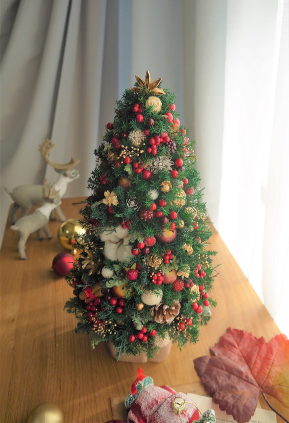 「Creema限定」クリスマスツリー　ヒムロスギとたくさんの実 9枚目の画像