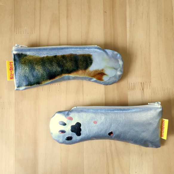 Cat Paw pouch - キジトラ三毛猫の手のポーチ 2枚目の画像