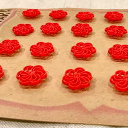 フランス製 スカーレット赤花ボタン (年代物) 3枚目の画像