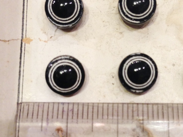 ビンテージガラスボタン（黒白丸二重） 3枚目の画像