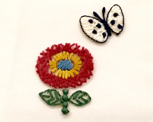 1970年代　ビンテージ　アップリケスカート　刺繍　パッチワーク　お花　蝶々 Amazon.co.jp: CHANZET フラワーアイロン接着パッチ 4点、蝶の花