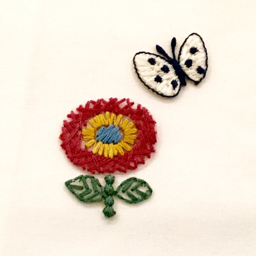 手刺繍風 ピンク花×蝶 ワッペン [WA065] ワッペン・アップリケ