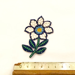 手刺繍風 お花ワッペン大(ホワイト)[WA075] 2枚目の画像