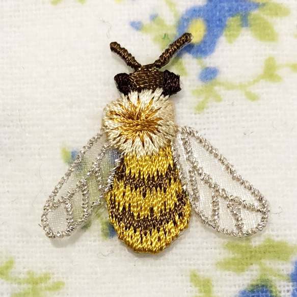 ハチ　ラメ糸　ワッペン[WA097] 1枚目の画像