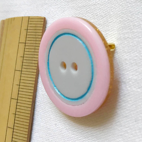 アクリルボタン　ブローチ　ピンク縁×金ラメ [FS006] 3枚目の画像